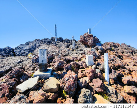 秋季攀登鳥海山：七鷹山頂 117112147