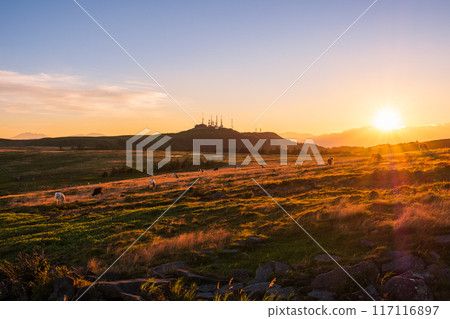 Utsukushigahara - Evening scenery Utsukushigahara - Evening scenery 117116897