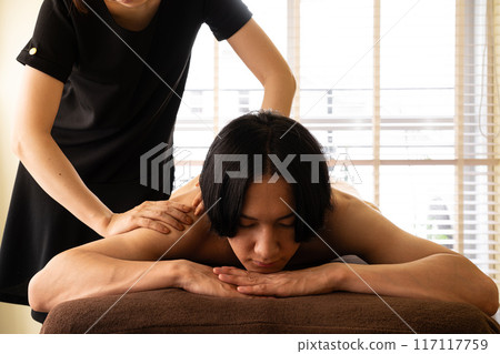 Men's beauty salon body care treatment Men's beauty salon body care treatment 117117759