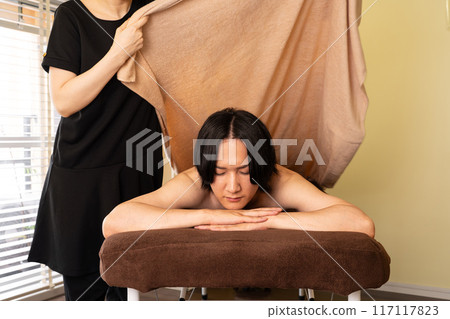 Men's beauty salon body care treatment Men's beauty salon body care treatment 117117823