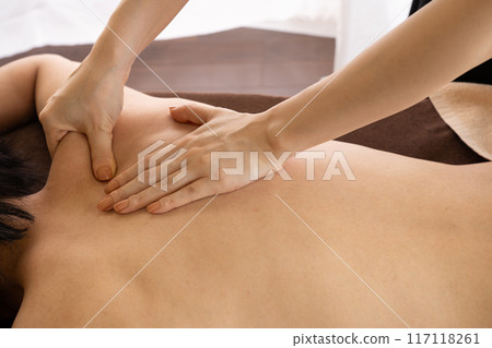 Men's beauty salon body care treatment Men's beauty salon body care treatment 117118261