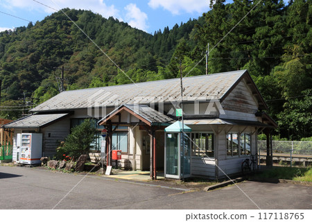 Takayama Main Line Shimoyuui Station building 117118765