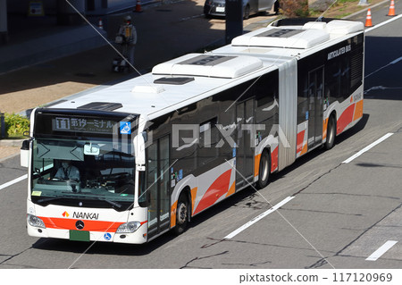 [KIX] Kansai International Airport: Airport Island Shuttle Bus (Nankai Bus - Articulated Bus) 117120969