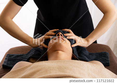 Men's facial beauty treatments 117121022