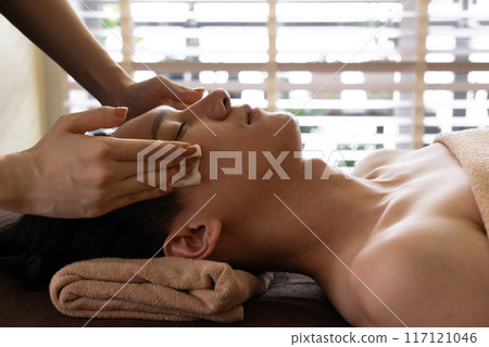 Men's facial beauty treatments 117121046
