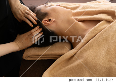 Men's beauty salon Dry head spa treatment Men's beauty salon Dry head spa treatment 117121087
