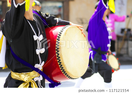 Large drums during the Okinawan Eisa dance performance 117121554