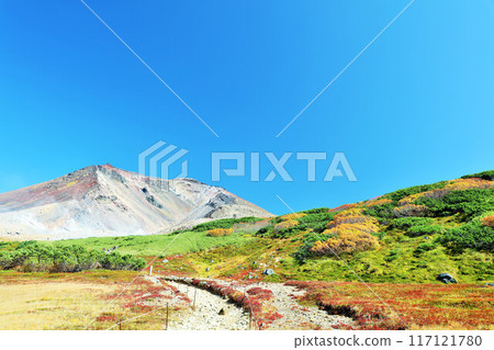 Hokkaido autumn blue sky and Mt. Asahidake Hokkaido autumn blue sky and Mt. Asahidake 117121780