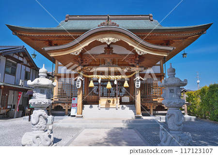 [Iwakuni White Snake Shrine] Imazu Town, Iwakuni City, Yamaguchi Prefecture 117123107