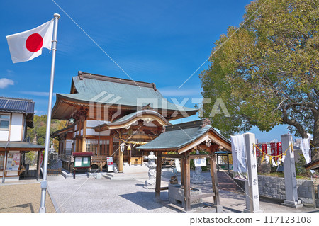 [Iwakuni White Snake Shrine] Imazu Town, Iwakuni City, Yamaguchi Prefecture 117123108