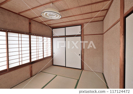 Showa-era Japanese house: Japanese-style room on the second floor Showa-era Japanese house: Japanese-style room on the second floor 117124472