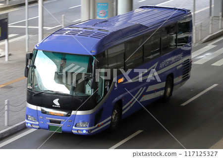 Kansai Airport Transportation Limousine Bus (Nanko, Tempozan, USJ bound) 117125327