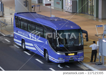 Kansai Airport Transportation Limousine Bus (Kansai Airport⇔Itami Airport) Kansai Airport Transportation Limousine Bus (Kansai Airport⇔Itami Airport) 117125395