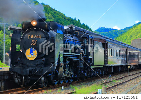 [Shimane Prefecture] SL Yamaguchi spews black smoke at Tsuwano Station 117125561