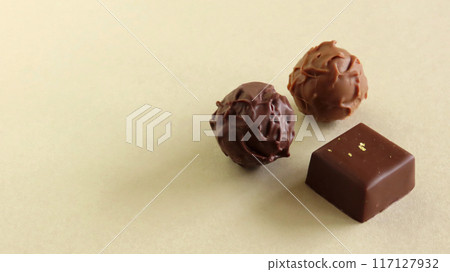 情人節巧克力禮物松露和甘納許 117127932