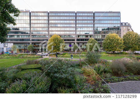 斯德哥爾摩、瑞典、斯堪的納維亞半島美麗的克拉麗奧酒店標誌的外景 117128299