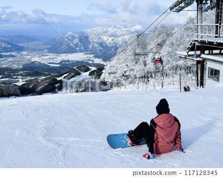 從滑雪勝地查看 117128345