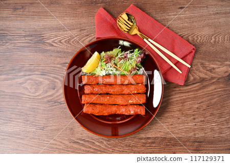 Seekh kabab、碎肉菜餚、烤串、肉類菜餚、民族菜餚。 Seekh kabab、碎肉菜餚、烤串、肉類菜餚、民族菜餚。 117129371