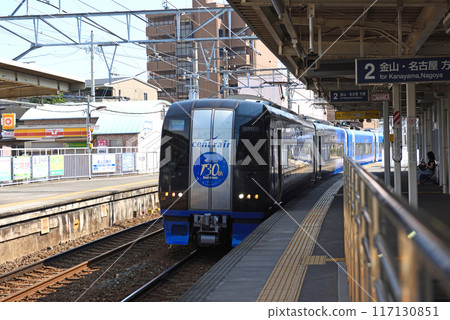 途經新舞子站的MU Express新車型 途經新舞子站的MU Express新車型 117130851