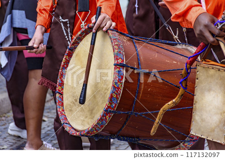 Decorated drum 117132097