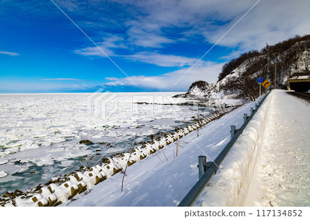 The winter sea with drift ice The winter sea with drift ice 117134852