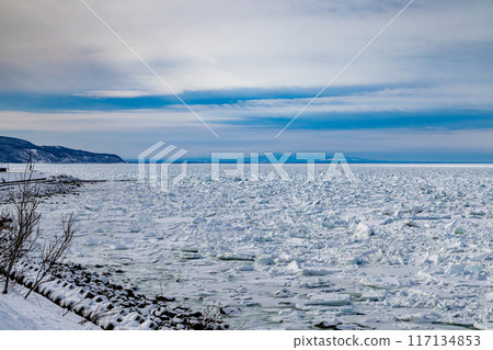 The winter sea with drift ice The winter sea with drift ice 117134853