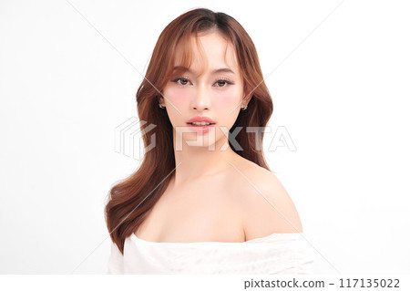 Beautiful young asian woman with clean fresh skin on white background, Face care, Facial treatment, Cosmetology, beauty and spa, Asian women portrait. Beautiful young asian woman with clean fresh skin on white background, Face care, Facial treatment, Cosmetology, beauty and spa, Asian women portrait. 117135022
