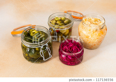 Cabbage fermentation, sauerkraut 117136556