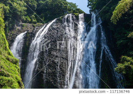 Ryumon Falls seen from the Amikake River in Aira City (horizontal close-up) 117136746