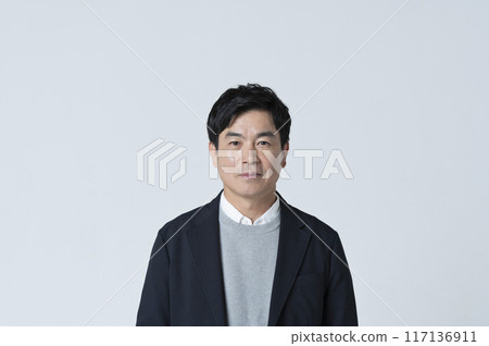 Portrait of a man in his 50s Portrait of a man in his 50s 117136911