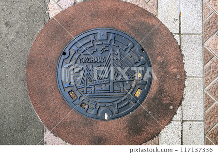 日本橫濱城市景觀:橫濱市橫濱站西口前的沙井=8月4日 日本橫濱城市景觀:橫濱市橫濱站西口前的沙井=8月4日 117137336