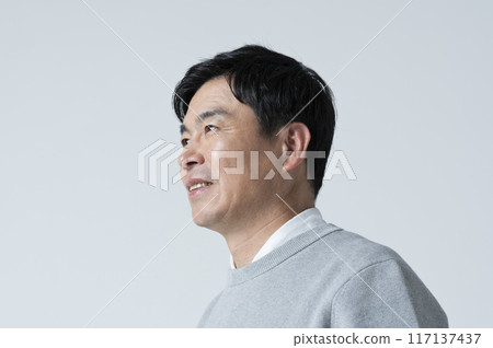 50多歲男子的肖像 50多歲男子的肖像 117137437