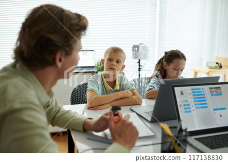 Teaching Children in Modern Classroom Setting 117138830