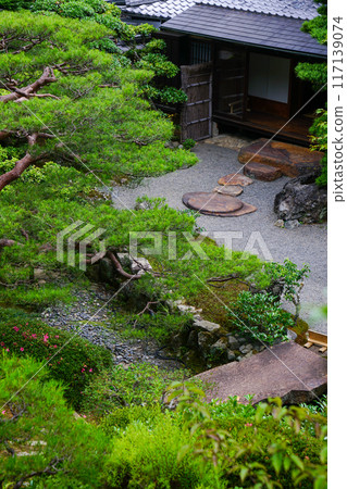 京都一棟老房子的日本花園 京都一棟老房子的日本花園 117139074