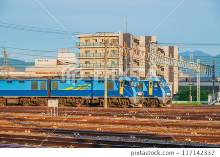 [JR Freight EH200 Series Electric Locomotive] ECO POWER Blue Thunder [Minami Matsumoto Station] 117142337