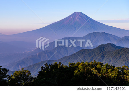 （山梨縣）從雁原折山看夏天的富士山 117142601