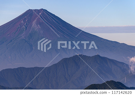 （山梨縣）從雁原折山看夏天的富士山 117142620