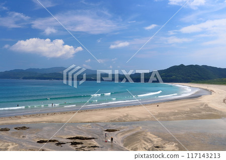 Oginohama Beach: Summer in full swing (Tosashimizu City, Kochi Prefecture) 117143213