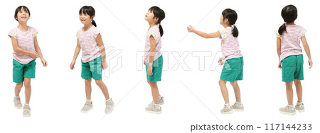 小學生玩耍的全身人物剪紙素材 117144233