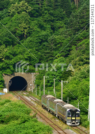 H100 series train running on the Muroran Main Line 117144311