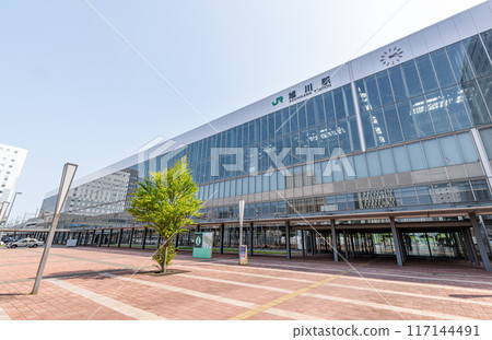 北海道旭川市,旭川的門戶,晴天時JR旭川站(北口) 北海道旭川市,旭川的門戶,晴天時JR旭川站(北口) 117144491