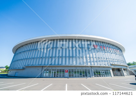 「青森縣」晴朗的天空和YS Arena八戶（長根室內滑冰場） 八戶市 117144621