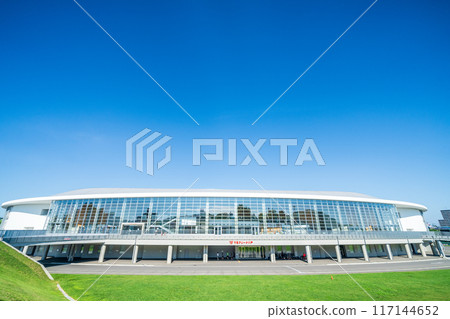 「青森縣」晴朗的天空和YS Arena八戶（長根室內滑冰場） 八戶市 117144652