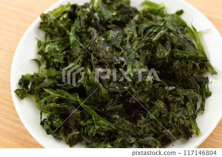 Dried loose seaweed 117146804