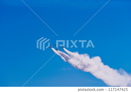 藍天圖像（藍色衝動特技飛行） 117147425