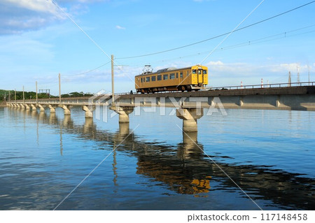 [JR西日本]123系列（小野田線：妻崎～井野/安藤川大橋） 117148458