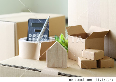 Moving and estimate images using house models and cardboard miniatures Moving and estimate images using house models and cardboard miniatures 117150775