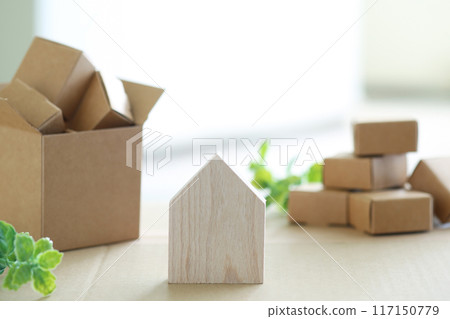 Moving and estimate images using house models and cardboard miniatures Moving and estimate images using house models and cardboard miniatures 117150779