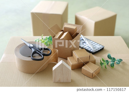 Moving and estimate images using house models and cardboard miniatures Moving and estimate images using house models and cardboard miniatures 117150817