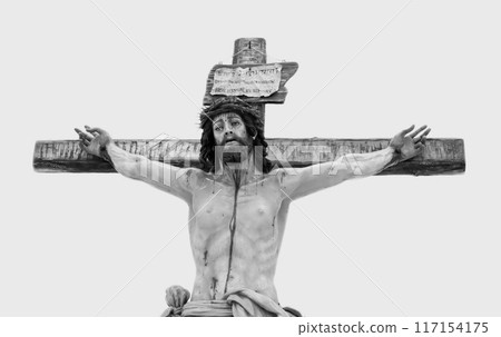 Black and white photograph of a crucifix crista 117154175